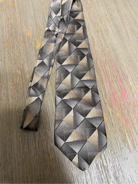 George Machado Zylos Platinum 100% Silk Geometric Men’s Tie